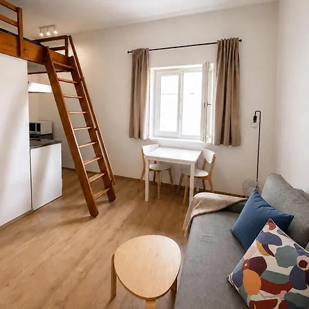 Apartmán Cozy Near Center And Big Parking Lot *