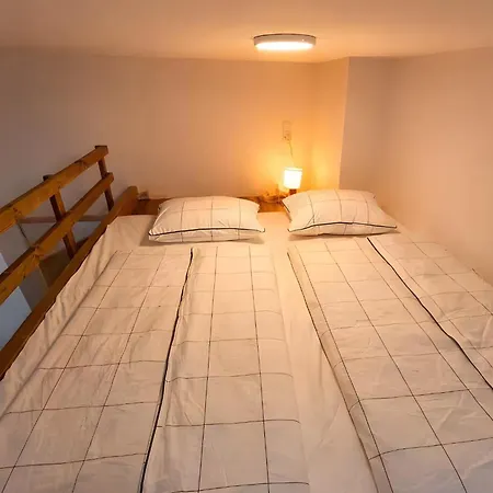 Cozy Near Center And Big Parking Lot