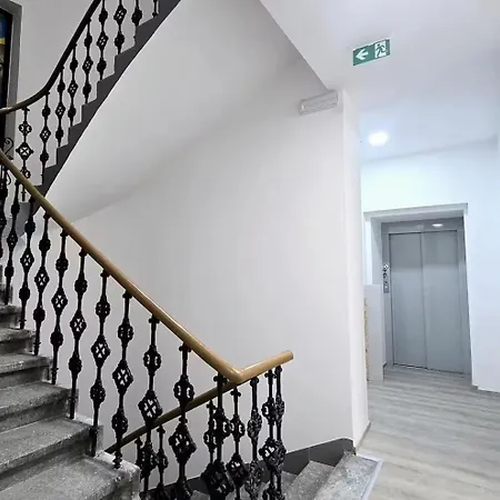 Διαμέρισμα Cozy Near Center And Big Parking Lot